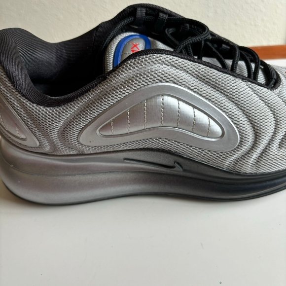 Nike AirMax 720 - Picture 4 of 16
